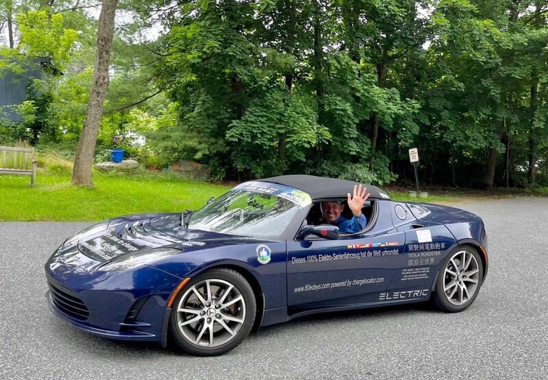 Elektromobil ilə planet ətrafında Dünya səyahətçisi marşrutun Kanada, ABŞ, Çin və Qazaxstandan keçən hissələrini geridə qoyaraq, Azərbaycana gəlir