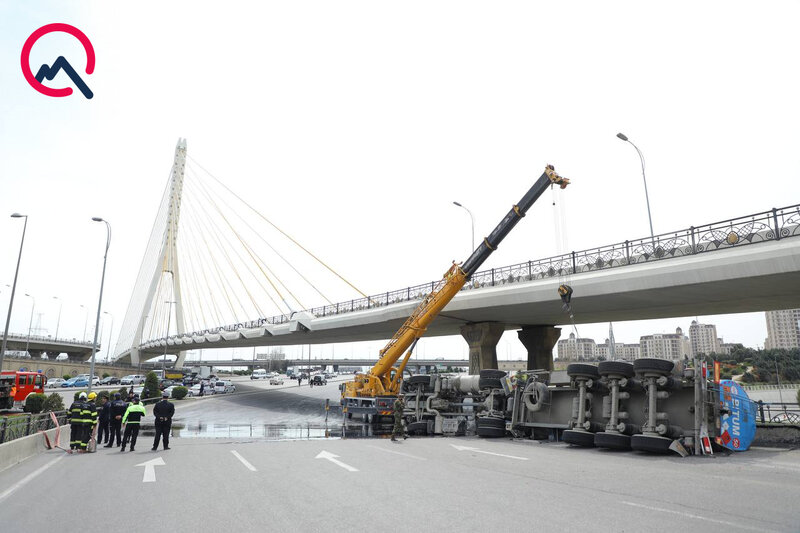 Heydər Əliyev prospektindəki qəza yerindən - Video - Fotolar
