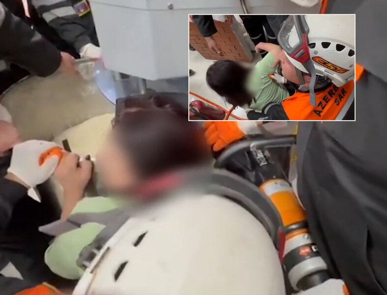 Çörəkbişirmə sexində əli xəmir qarışdıran qazanda qalqan qadın xilas olunub - VİDEO