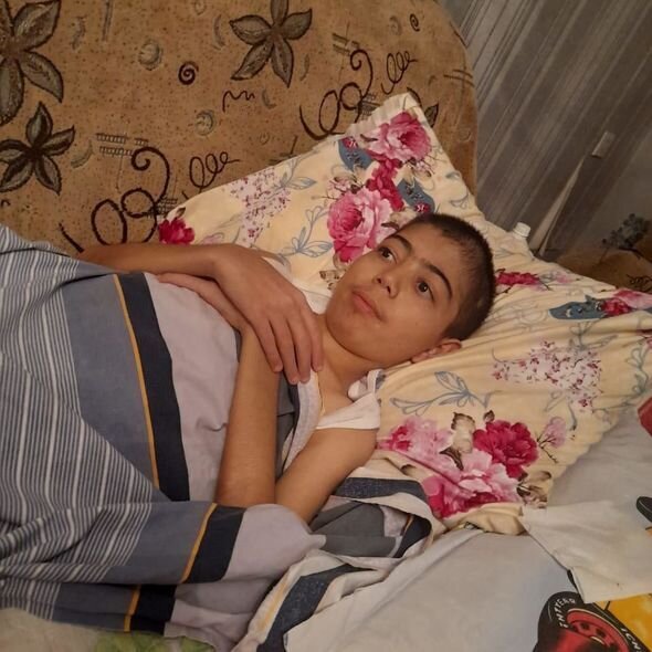 17 yaşlı Röyalın dəstəyə ehtiyacı var - FOTO