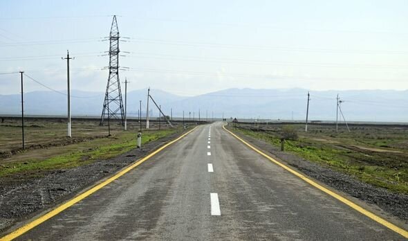 Prezident İlham Əliyev Hacıqabul rayonunda avtomobil yolunun açılışında iştirak edib - FOTO