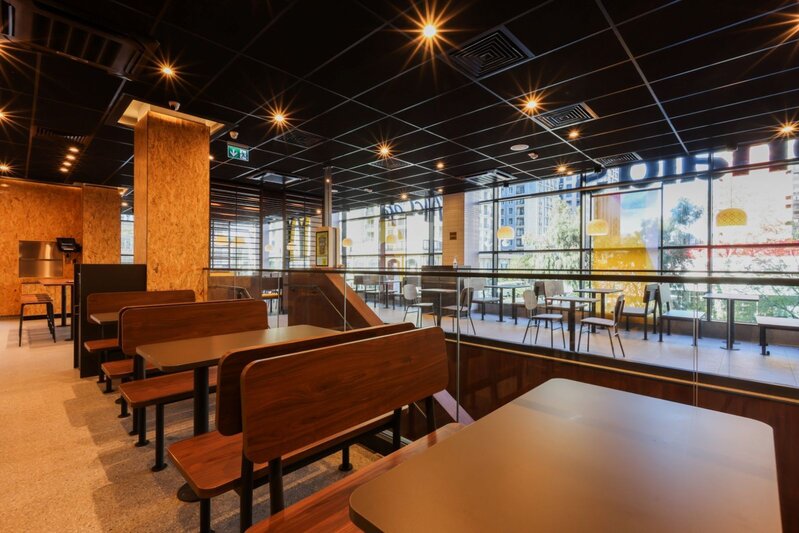 "McDonald's"ın köhnə Nəsimi bazarının yerində yeni restoranı açılıb - FOTO