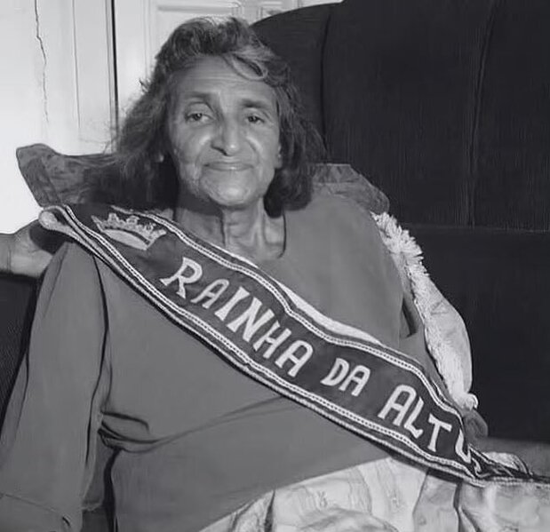 Dünyanın ən ucaboylu qadını vəfat etdi