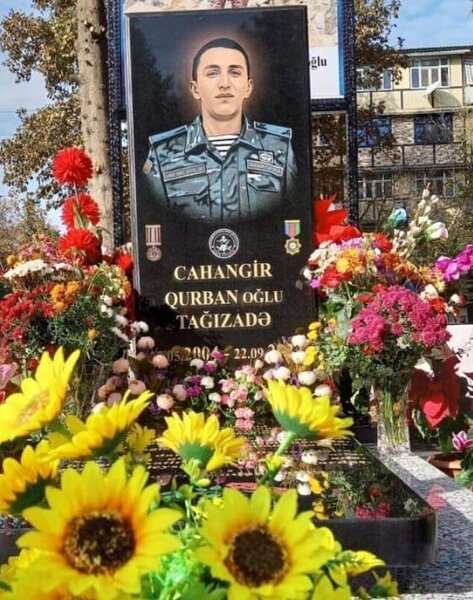 Şəhidin yeganə qardaşı vəfat etdi - Fotolar