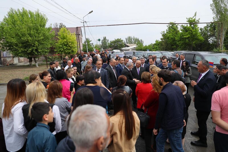 "Biz sizi bəyənirik və dəstəkləyirik, əziz Paşinyan. Möhkəm olun!.."-FOTOLAR