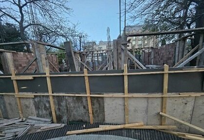 Səbail icra hakimiyyətinin şöbə müdiri parkda obyekt tikdirir – FOTO