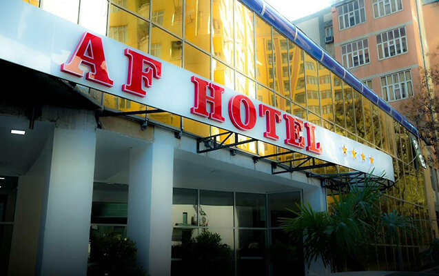 Sevgilisi onu hoteldən atmışdı - Ayrılmaq istəmədiyini dedi