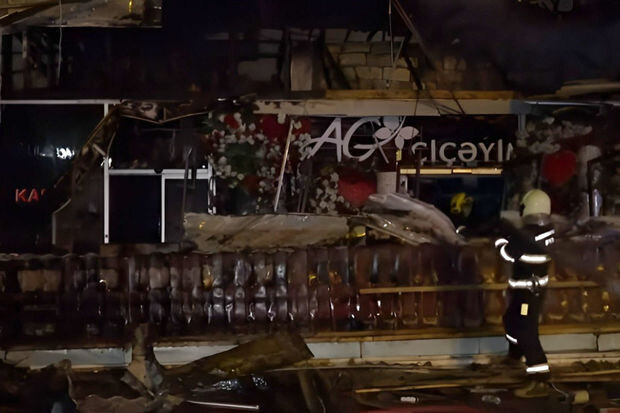 "Ağ çiçəyim" gül mağazasında baş verən yanğın söndürüldü - YENİLƏNİB