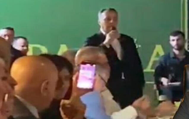 Azərbaycanlı deputat ziyafətdə mahnı oxudu - VİDEO