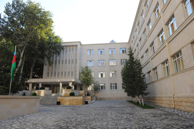 Bu məktəbdə şagirdlərdən təmir üçün pul yığılır - FOTOFAKT