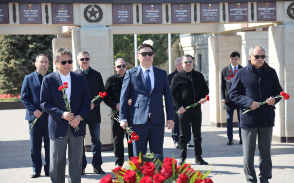 Azərbaycanın hərbi prokuroru Tatarıstanın Rəisini ölkəmizin qazandığı misilsiz uğurlar barədə məlumatlandırıb