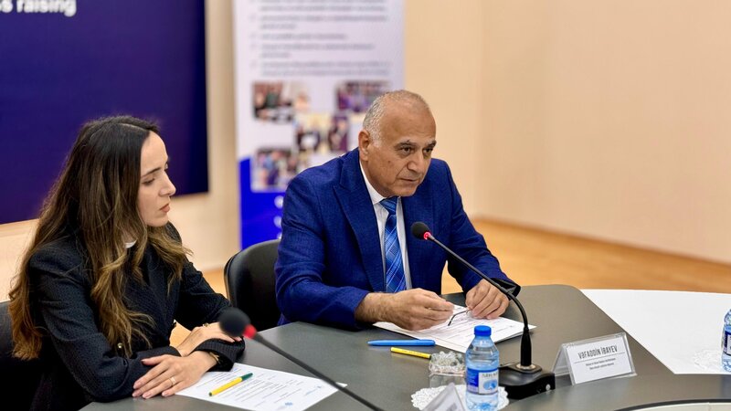 Jurnalistlər "İnsan hüquqları aylığı" çərçivəsində keçirilən təlimdə iştirak ediblər - FOTOLAR