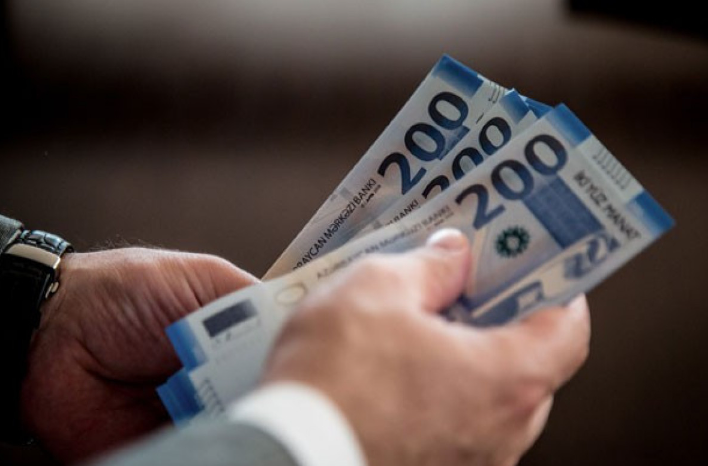 Dövlət qulluqçularının orta aylıq əməkhaqqı AÇIQLANDI