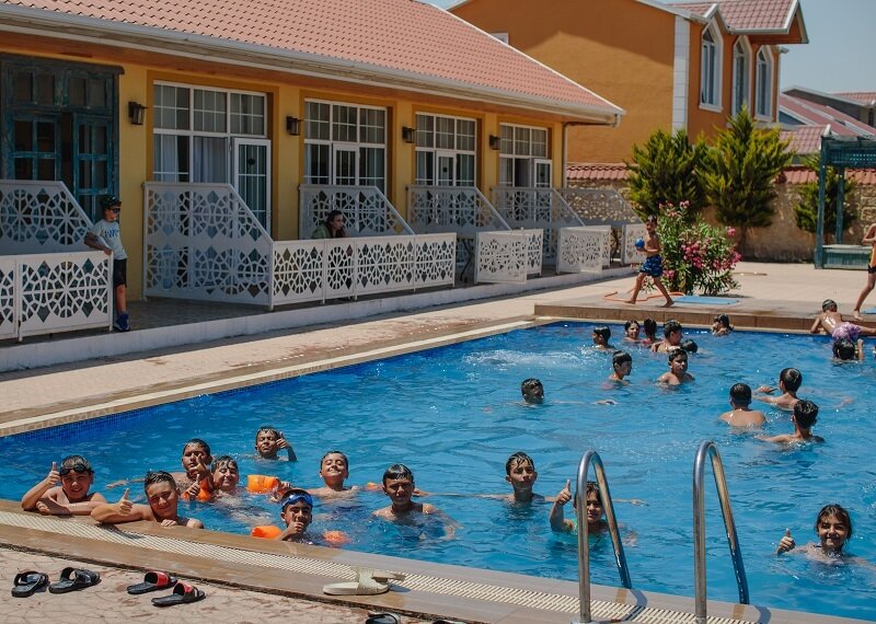 "McDonald's Azərbaycan" 44 günlük Vətən müharibəsi qazilərinin övladları üçün yay düşərgəsində istirahət təşkil edib - FOTO