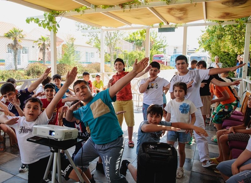 "McDonald's Azərbaycan" 44 günlük Vətən müharibəsi qazilərinin övladları üçün yay düşərgəsində istirahət təşkil edib - FOTO