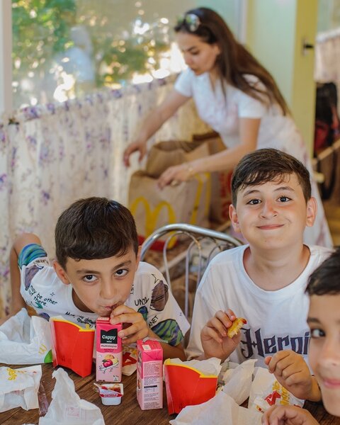 "McDonald's Azərbaycan" 44 günlük Vətən müharibəsi qazilərinin övladları üçün yay düşərgəsində istirahət təşkil edib - FOTO