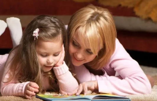 Uşağınıza oxumağı nə vaxt öyrətmək lazımdır?