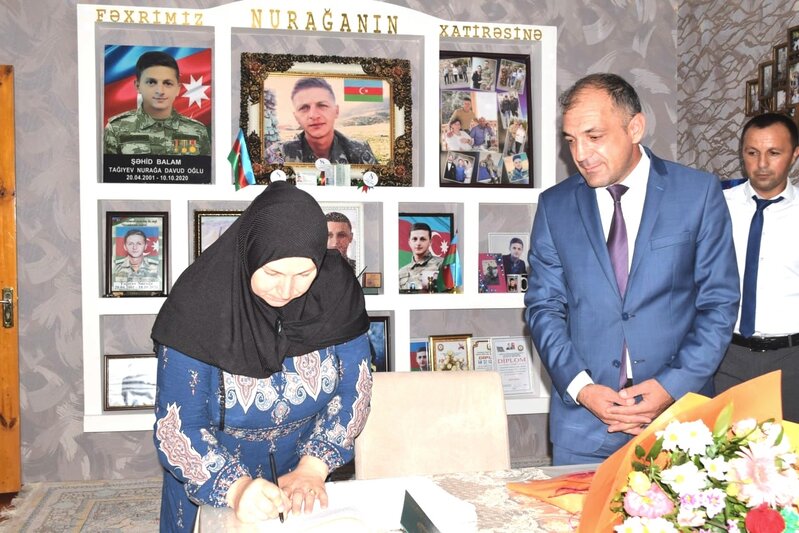 Şəhid anası məzun oldu - Fotolar