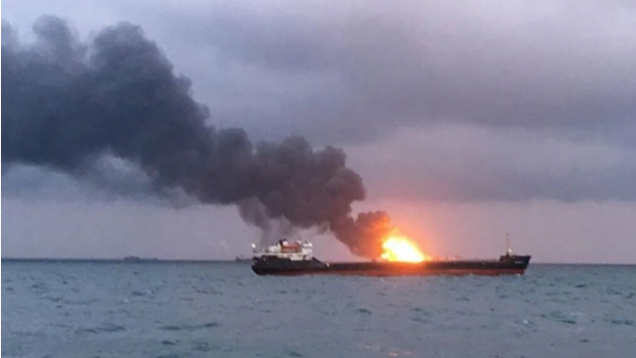 "bp Azerbaijan": "Yanan gəminin ekipaj üzvləri təxliyə ediliblər"