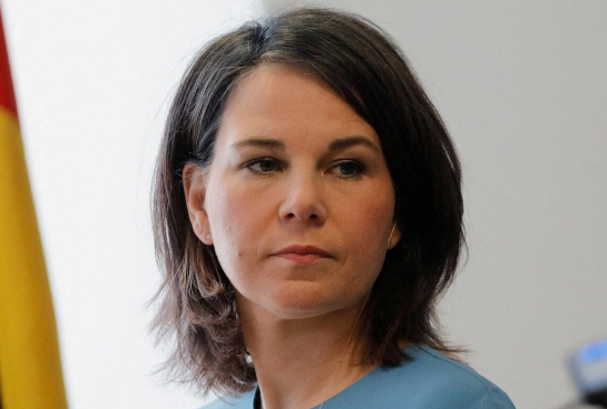 Afrikalı jiqolonun Almaniya XİN rəhbəri Annalena Berbokla intim görüşləri barədə etirafları