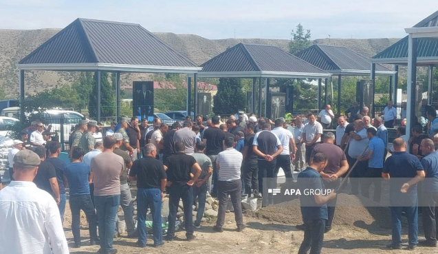 Laçında həyatını itirən hərbçilərdən biri Göygöldə dəfn edilib