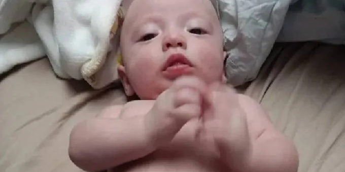 Amerikada 6 aylıq körpə 7 saat maşında unudulduqdan sonra dünyasını dəyişib