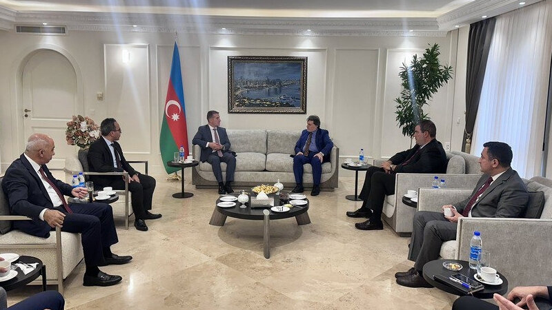 Türk səfir Azərbaycanın Tehrandakı səfirliyinin yeni binasına baş çəkdi