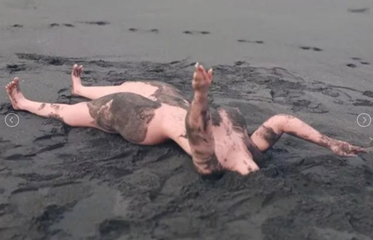 Çimərlikdə başsız "bədən" gördüyünü deyən qadın dərhal polisə xəbər verdi - Fotolar