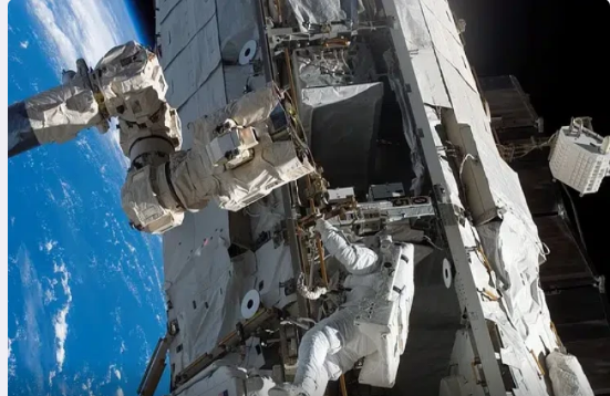 Kosmosda az qala boğulan bir insanın HEKAYƏSİ