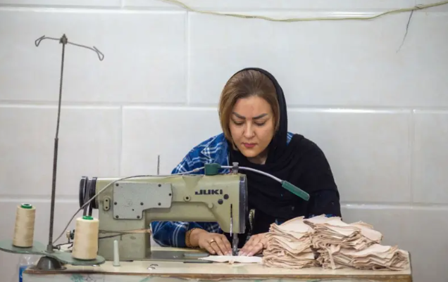 İşə götürmək üçün ərindən rəsmi icazə istədilər