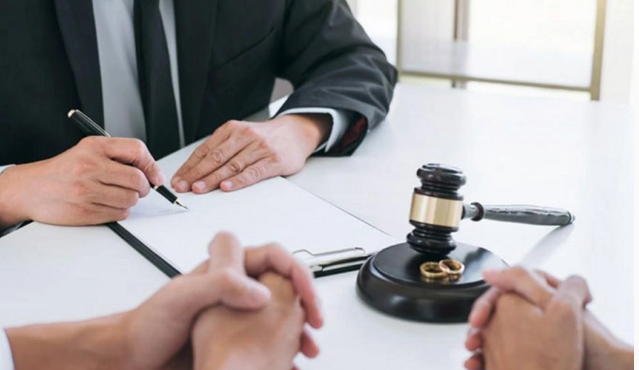 Ödənişsiz oxuyan uşaqlar 23 yaşına kimi aliment ala bilərlər?