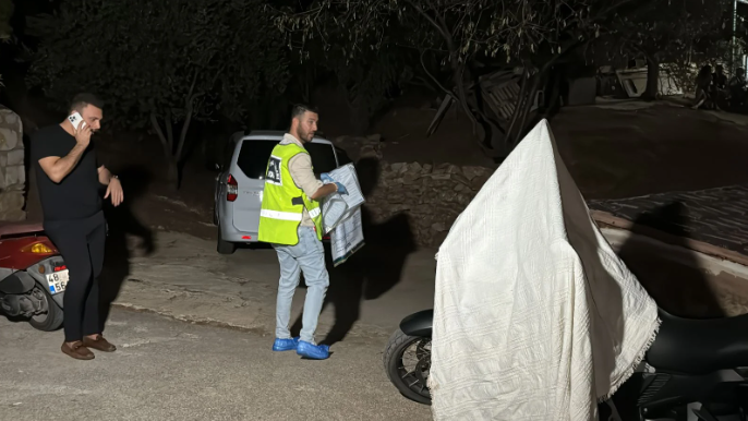 Gecəyarısı evlərində güllələndilər