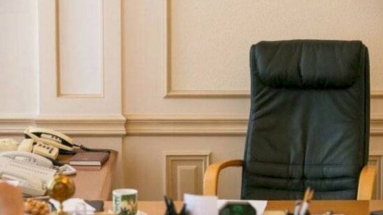 Bakıda nazirlikdə vəzifədə çalışan qadın iş yerində qəfil öldü