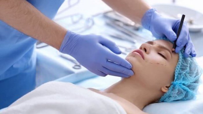 Estetik əməliyyatlardan sonra şəxsiyyət vəsiqəsi DƏYİŞDİRİLMƏLİDİRMİ? - VİDEO