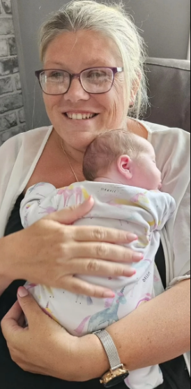 Qadın hamilə olduğunu bilmədən çadırda uşaq DOĞDU - FOTOLAR