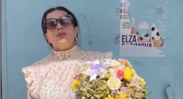 Elza Seyidcahanın seçki posterini cırdılar: "Gəlirəm, dəstələməyə" - VİDEO