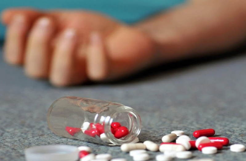 Azərbaycanda DƏHŞƏT - 5 nəfər dərmandan zəhərlənib, bir nəfər ölüb