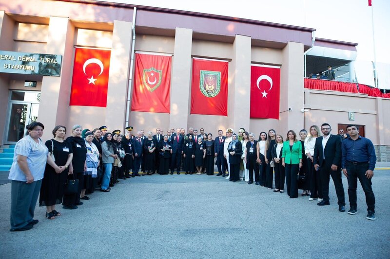 Ərdoğanın şəhid ailələrimizlə görüşündən - Fotolar