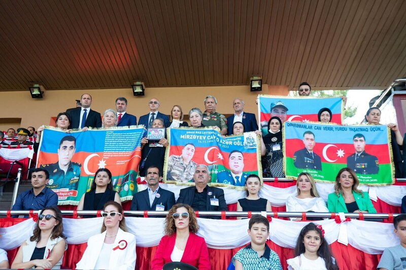 Ərdoğanın şəhid ailələrimizlə görüşündən - Fotolar