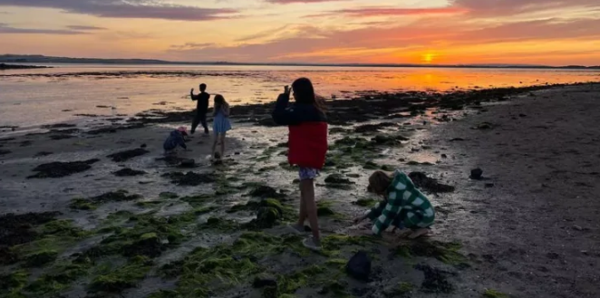 Ailə 200 nəfər əhalisi olan bir adaya köçdü: Buraya yalnız gündə iki dəfə GƏLMƏK OLUR - FOTO