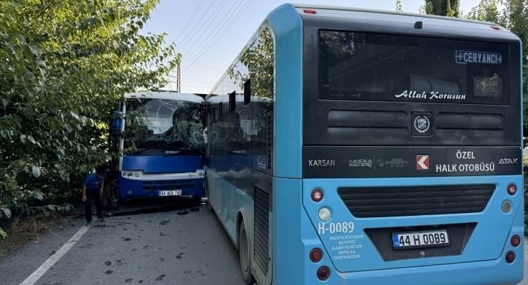 Tələbələri daşıyan avtobus qəzaya uğradı: 25 yaralı