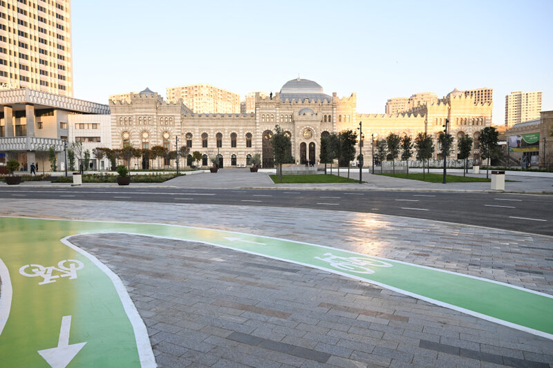 "28 May" stansiyasının qarşısı hazırda belədir - Fotolar