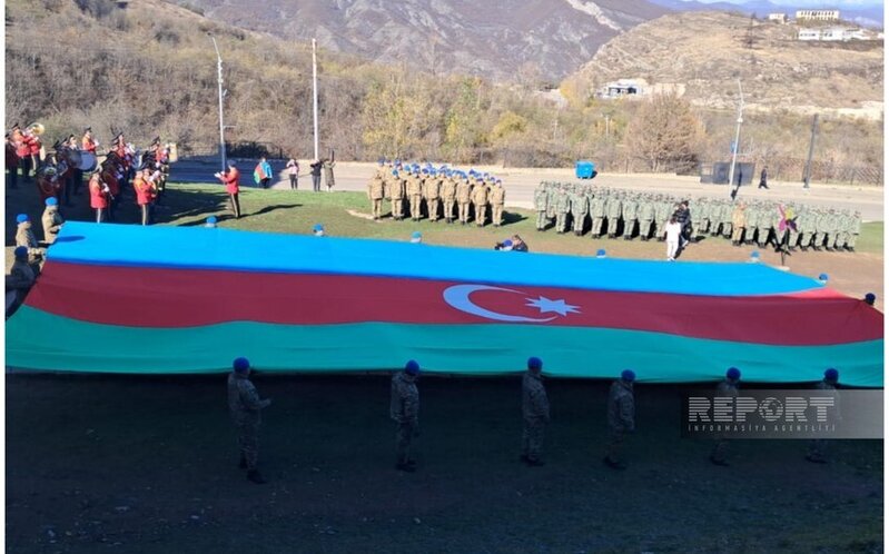 Şuşada Zəfər Günü münasibətilə hərbçilərin yürüşü keçirilib