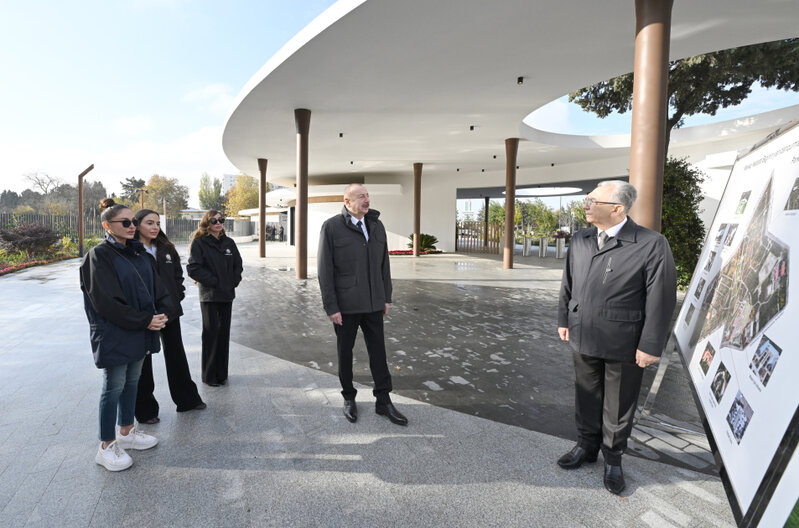 Prezident ailəsi ilə Mərkəzi Nəbatat Bağının açılışında - Fotolar