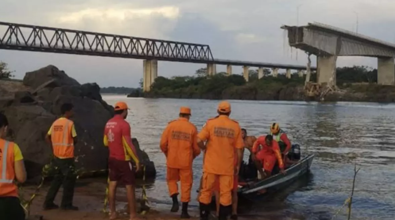 533 metr uzunluğunda körpü uçdu: 2 ölü, 10 itkin var - VİDEO