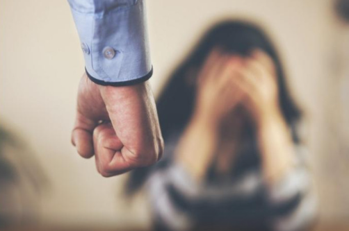 Azərbaycanlı kişi onu tərk edən sevgilisinin gözlərini çıxartdı - VİDEO