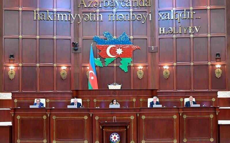 Azərbaycan diplomatları və ailə üzvləri üçün güzəştlər III oxunuşda qəbul edilib