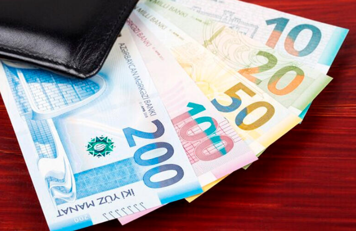 Bu gündən minimum aylıq maaş 400 manat oldu