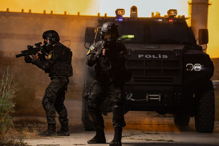 Bir gecədə 8 maşını və 6 evi qarət edən mütəşəkkil dəstə ƏLƏ KEÇDİ