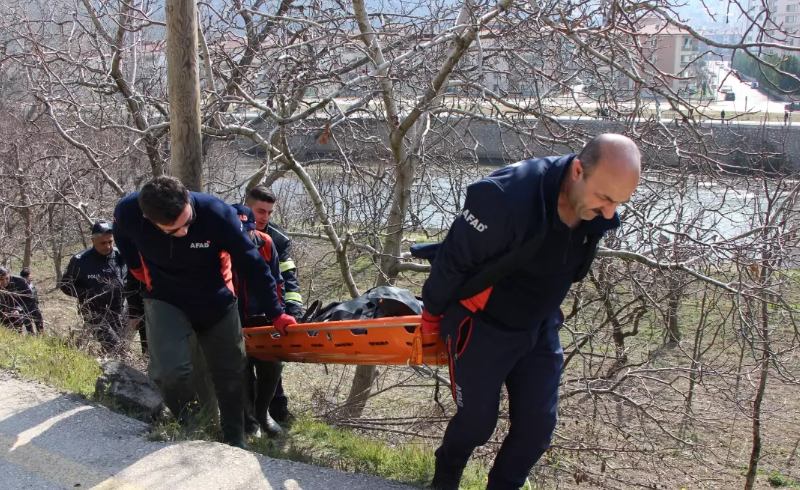 Çaydan polis əməkdaşının meyiti tapıldı